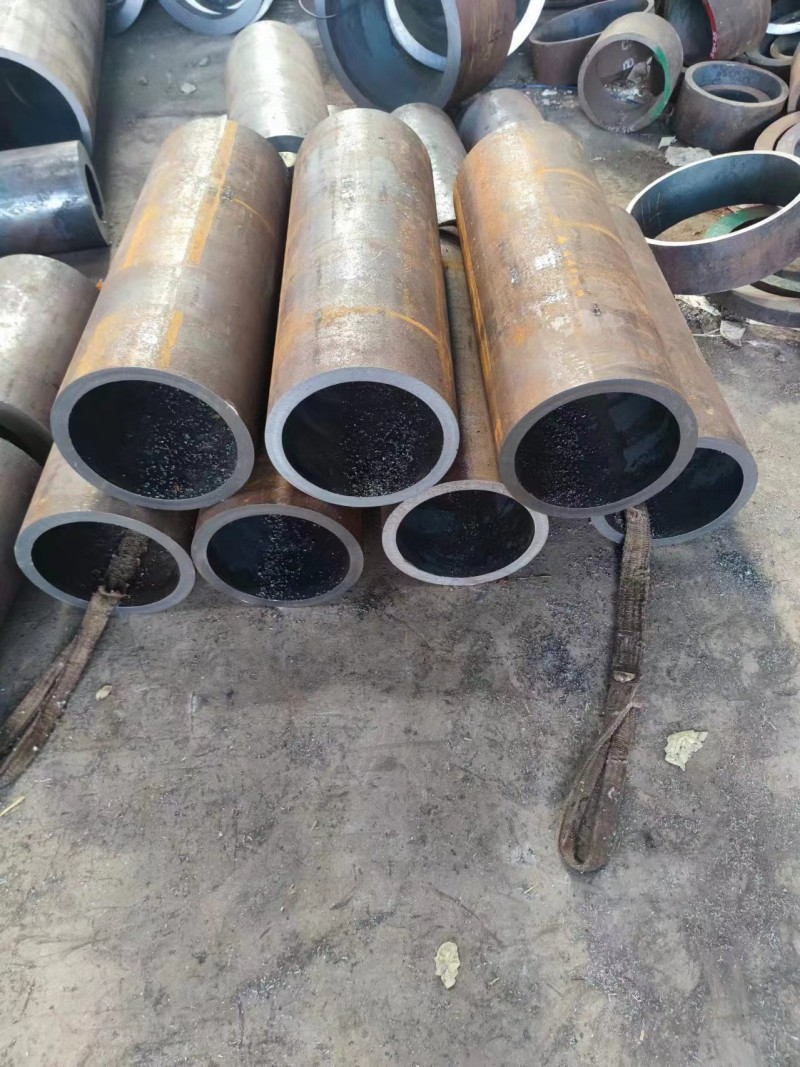 城关城关城关12Cr1MovG无缝钢管切割
